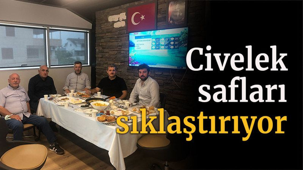 Civelek safları sıklaştırıyor